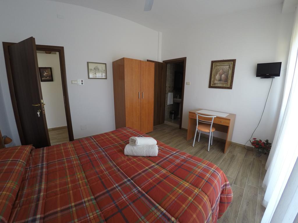 Punta Di Mola Bed & Breakfast Marina di Ragusa Ngoại thất bức ảnh