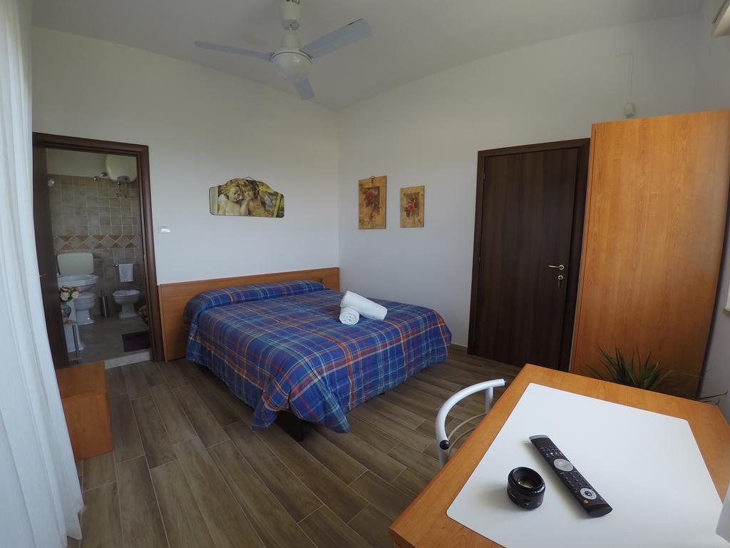 Punta Di Mola Bed & Breakfast Marina di Ragusa Ngoại thất bức ảnh
